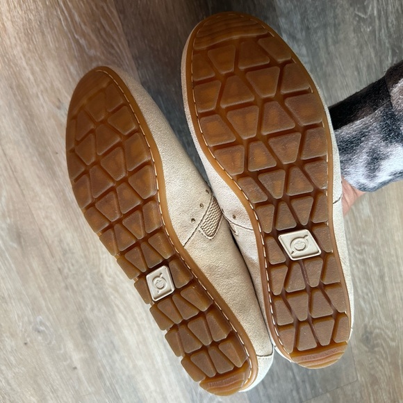 NWOT Born light gold stud sebra flat shoes size 8 - Picture 11 of 12